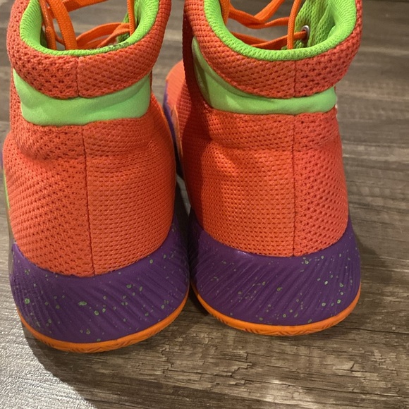 New without tags Adidas basketball shoes - Picture 4 of 8